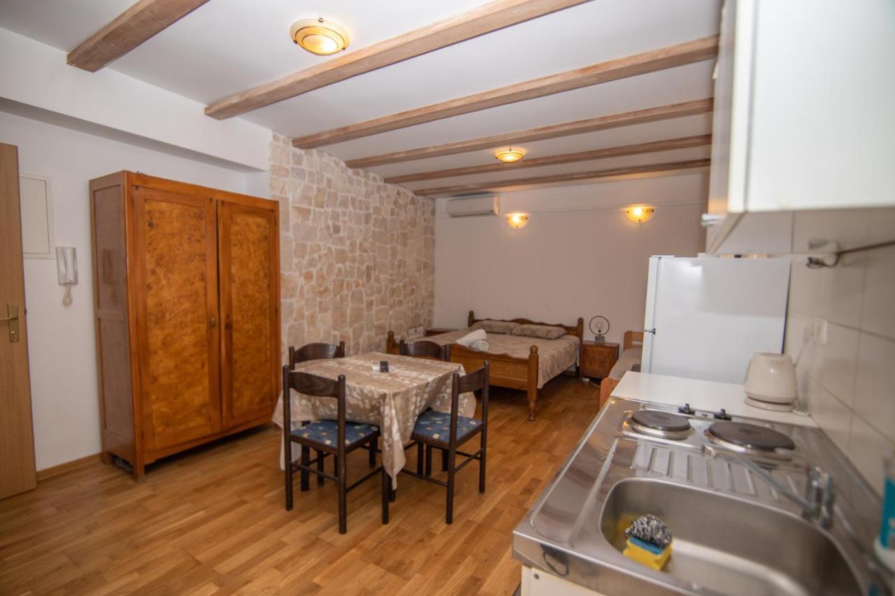 Apartments Loriana Šibenik Екстериор снимка