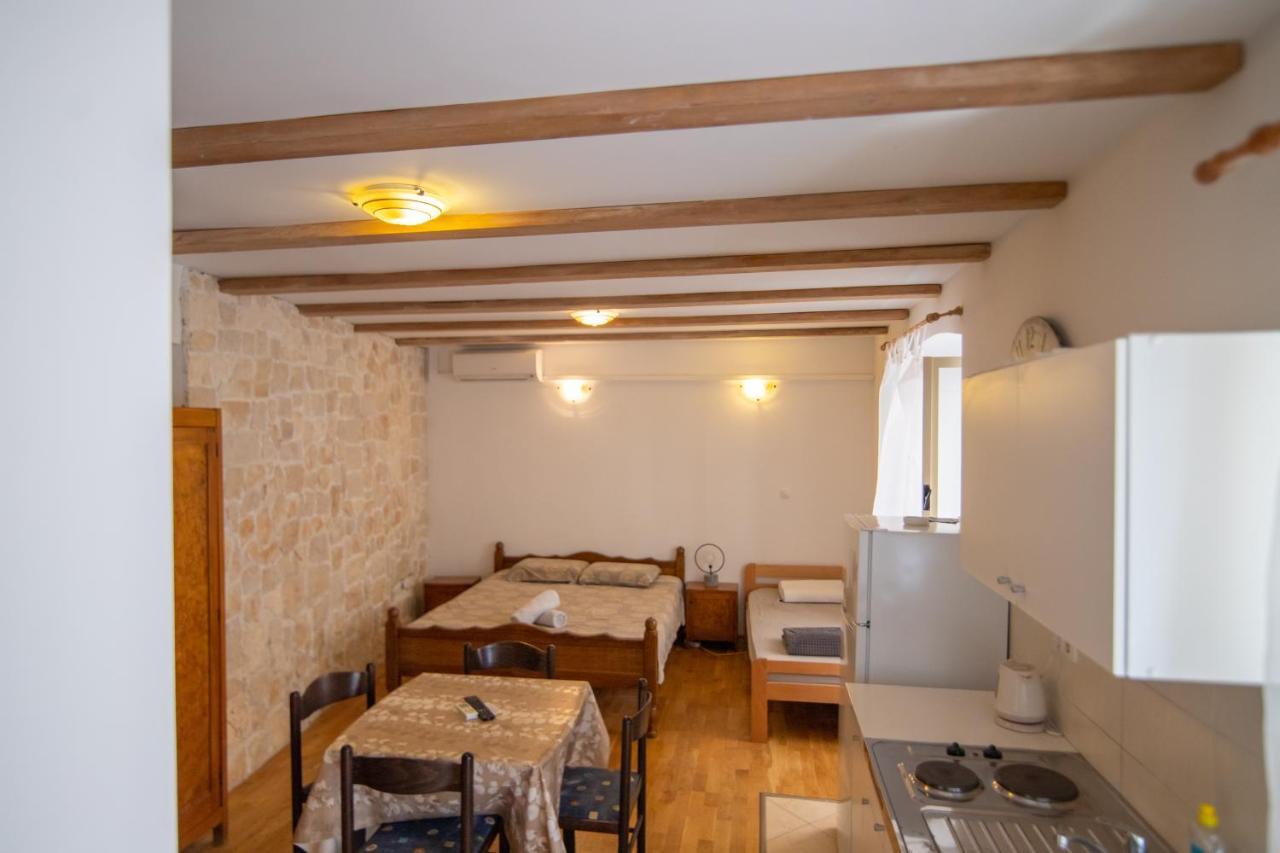 Apartments Loriana Šibenik Екстериор снимка