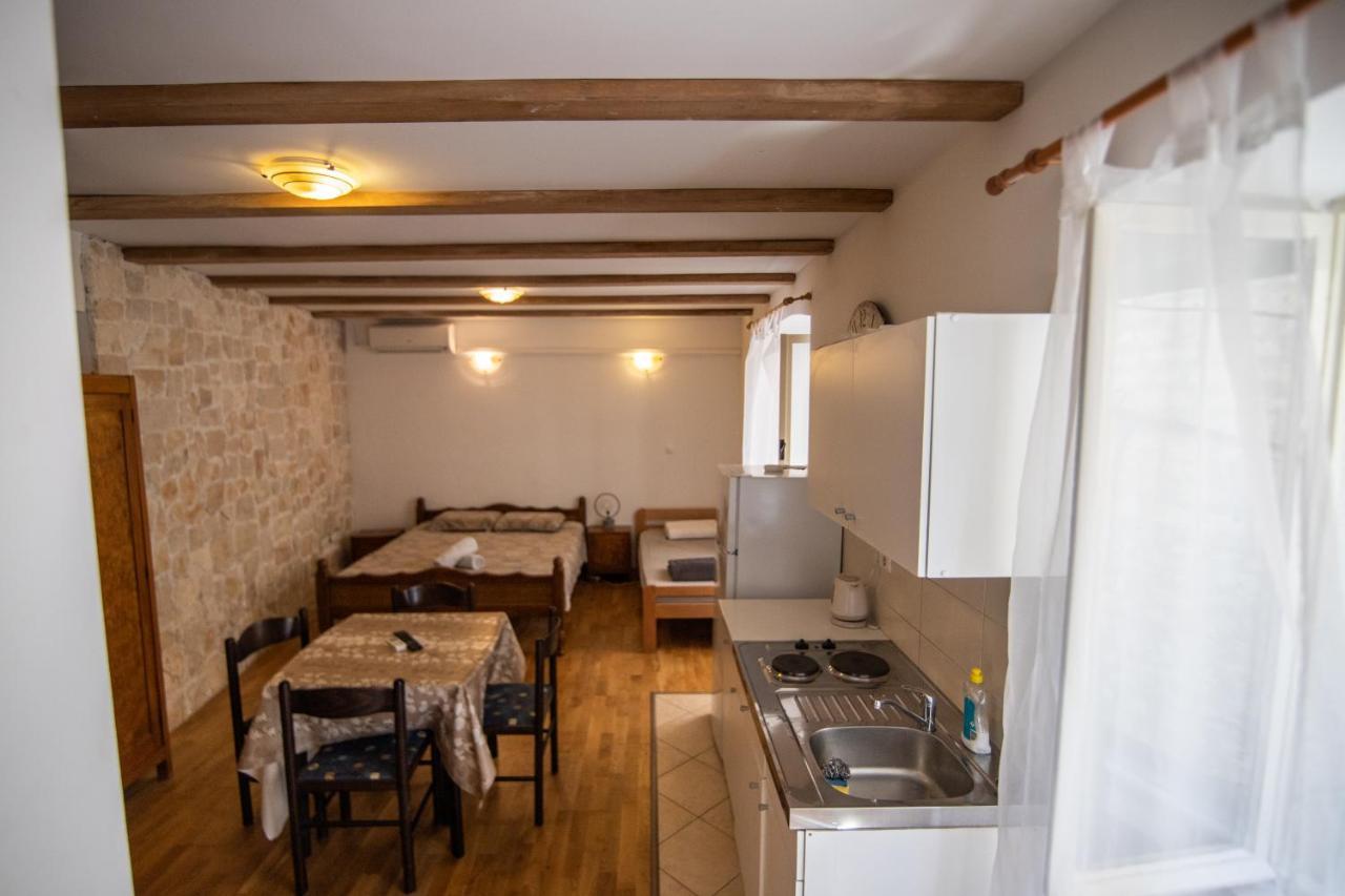 Apartments Loriana Šibenik Екстериор снимка