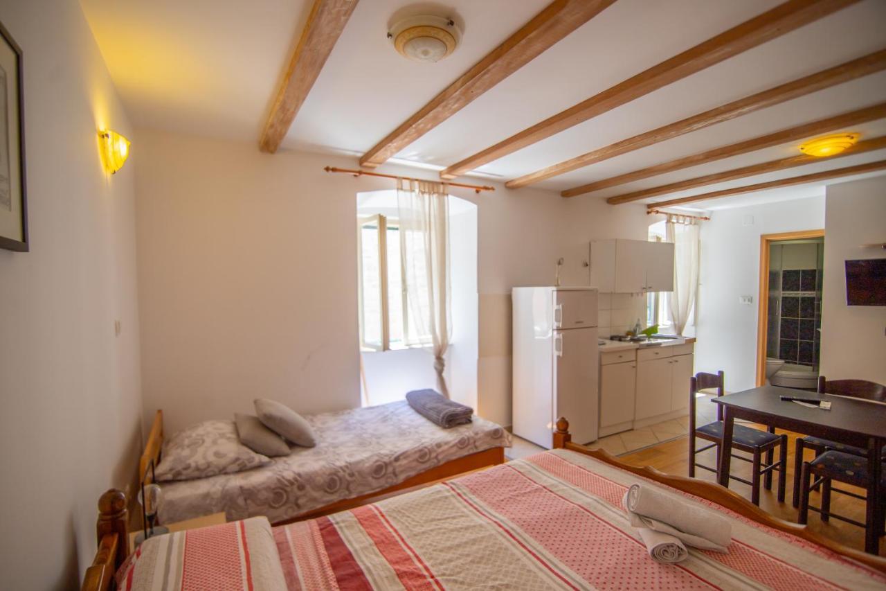 Apartments Loriana Šibenik Екстериор снимка