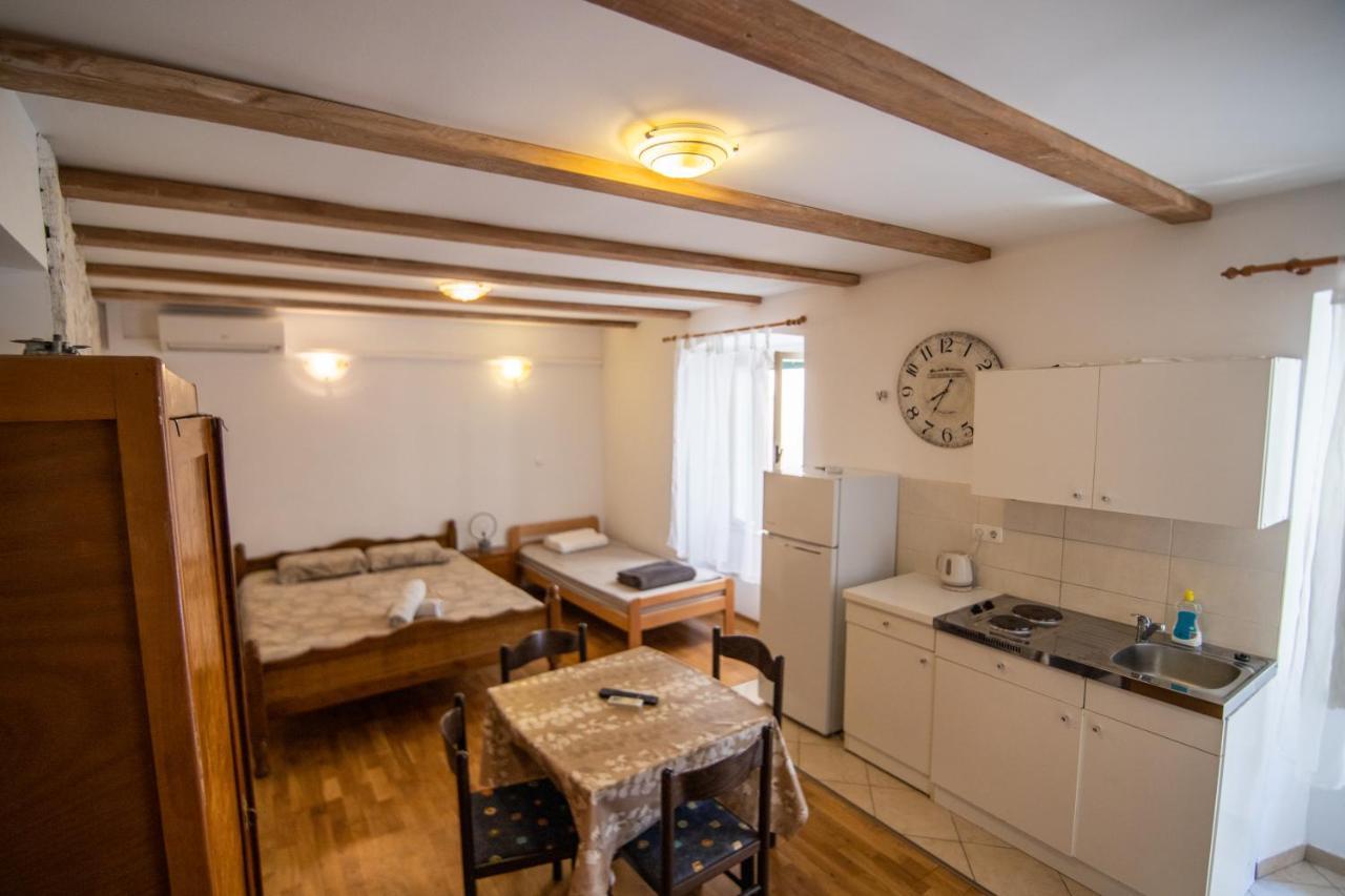 Apartments Loriana Šibenik Екстериор снимка