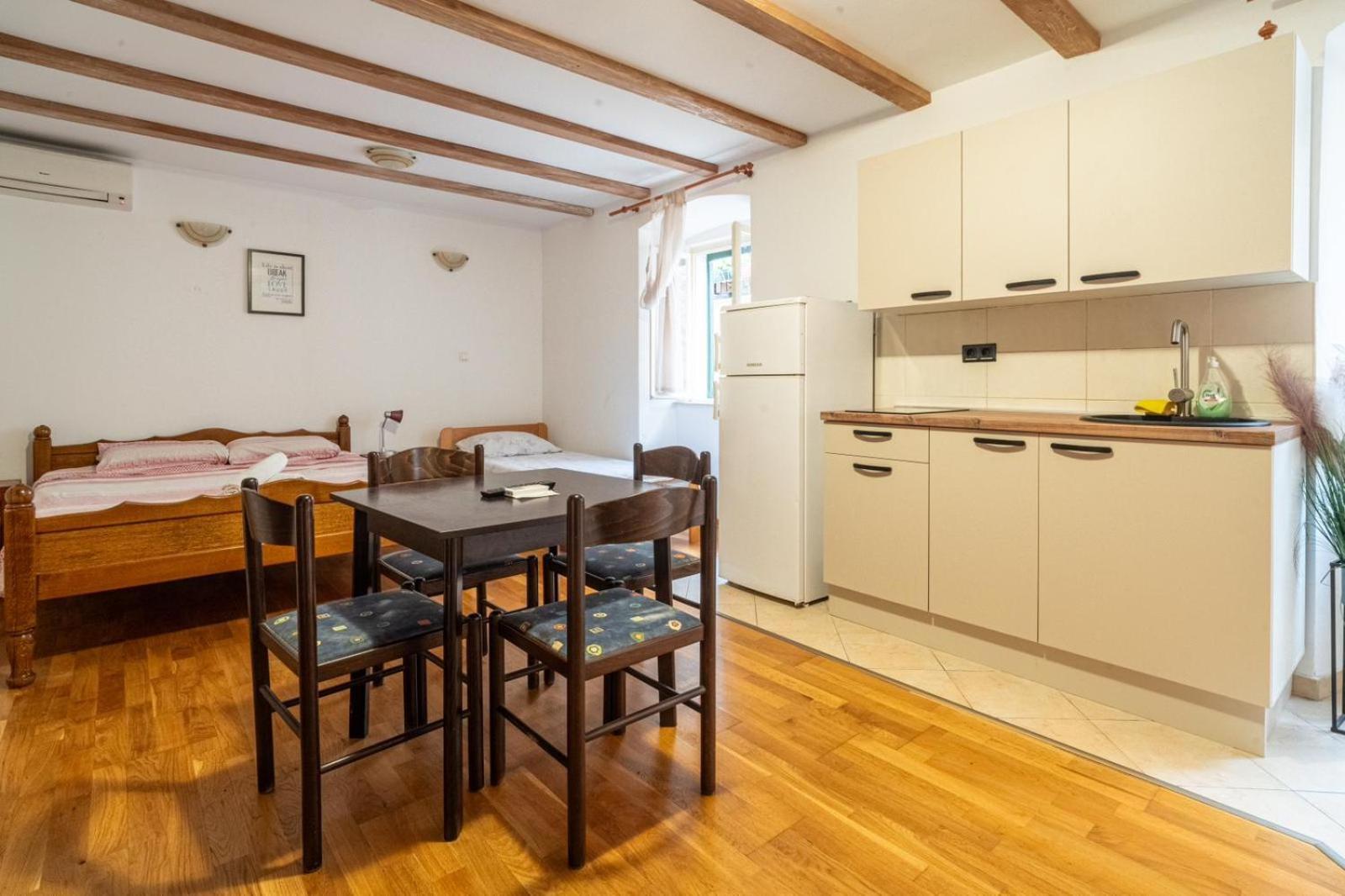 Apartments Loriana Šibenik Екстериор снимка