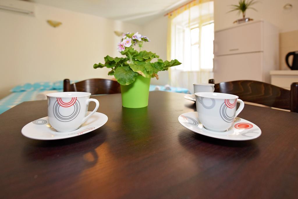 Apartments Loriana Šibenik Екстериор снимка